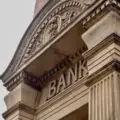Bankovní rada ČNB opět snížila základní úrokovou sazbu